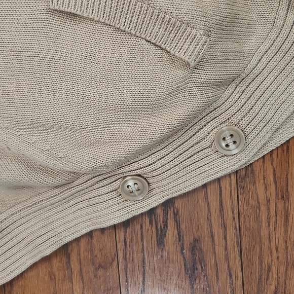 Queen Collection Cropped Hooded Knit Sweater Shrug - Picture 3 of 4